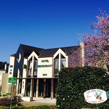 Logis Hotel Restaurant L'Oree Des Bois La Breille-les-Pins Ngoại thất bức ảnh
